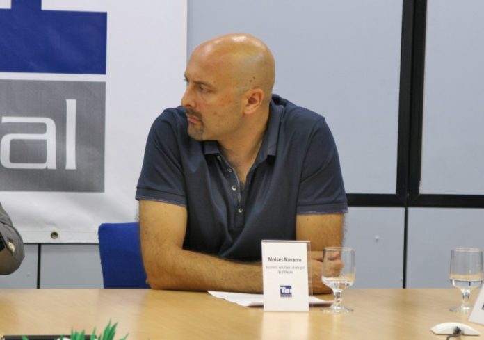 Moisés Navarro VMware