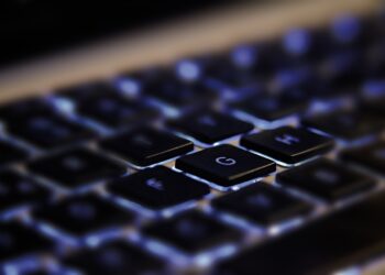 Kaspersky descubre un malware que roba datos de equipos sin conexión