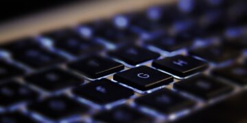 Kaspersky descubre un malware que roba datos de equipos sin conexión