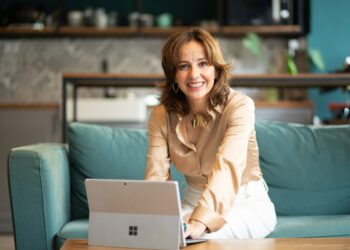 Los beneficios de la implementación de la IA generativa en las PYMES en España