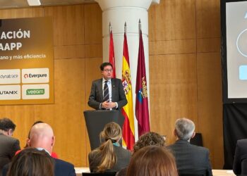 Óscar López anuncia 40 millones de euros para “impulsar la IA en las pymes”