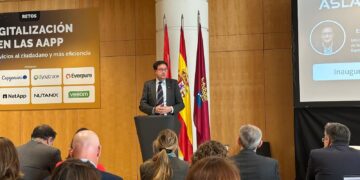 Óscar López anuncia 40 millones de euros para “impulsar la IA en las pymes”