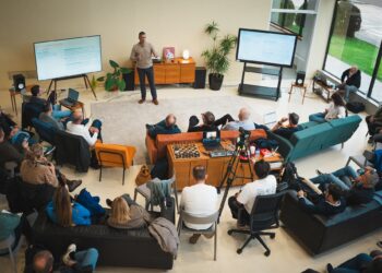 Velneo integra Velfix para reforzar su apuesta por la digitalización del comercio minorista