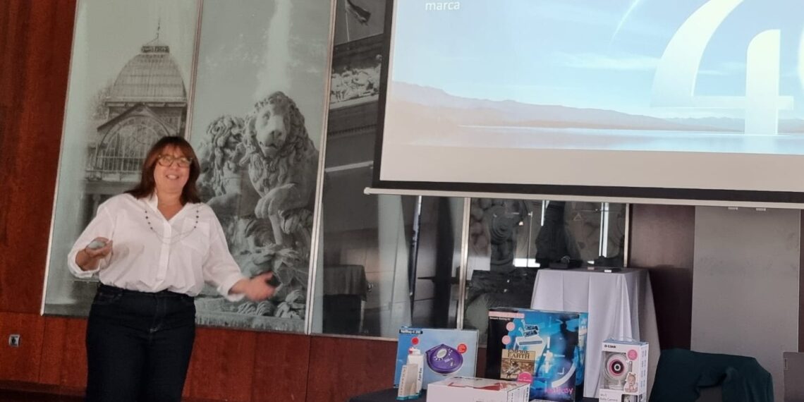 D-Link cumple 40 años con el foco en redes más sencillas e inteligentes para las empresas